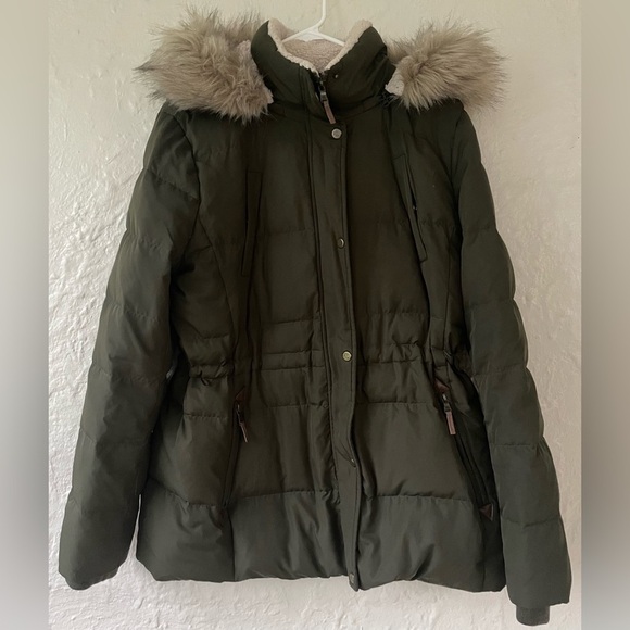 Ralph Lauren Army Green Faux-Trim Hooded Puffer Coat, Pull Waist, Fur Hood;  L - Picture 1 of 12